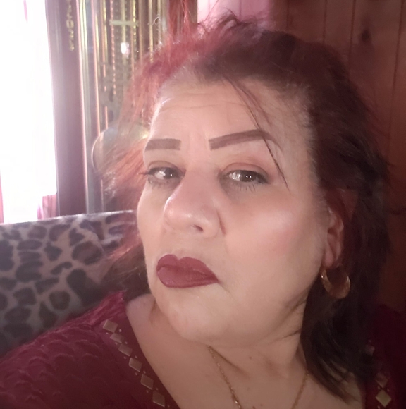 Meet your Posher, Lorrene - Picture 1 of 1